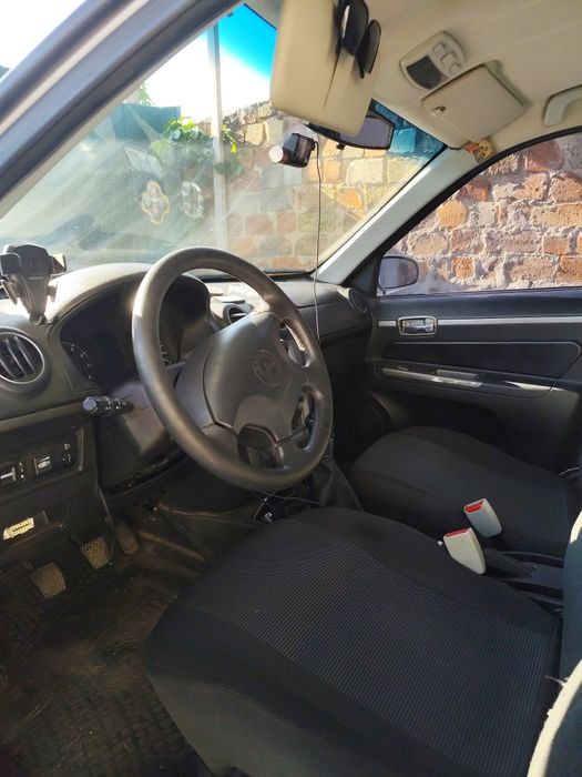 Срочно продаю автомобіль.