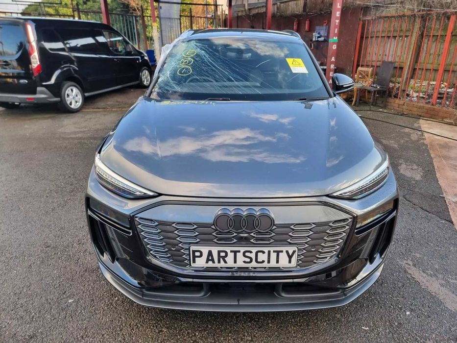 Капот та інше Audi Q6 e-tron розборка