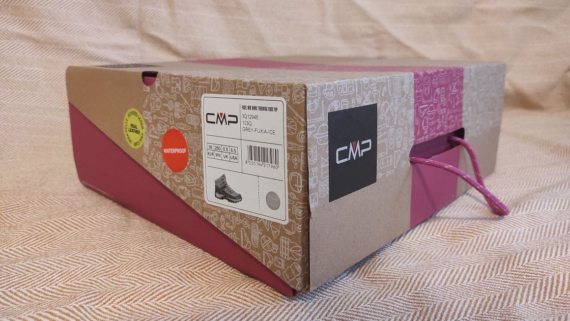 Buty trackingowe marki CMP, nowe