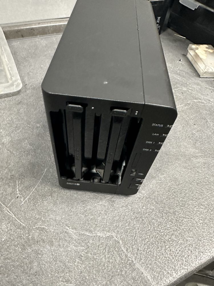 Корпус nas synology ds 218+ сетевое хранилище