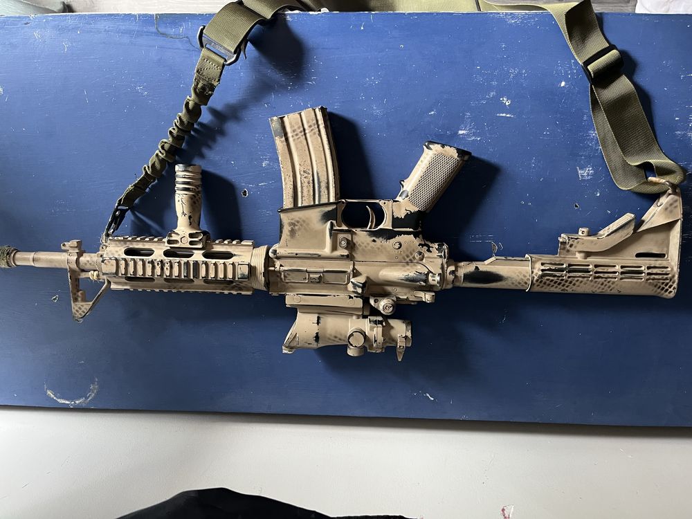 Airsoft M4A1 com acessórios – Burst Mode