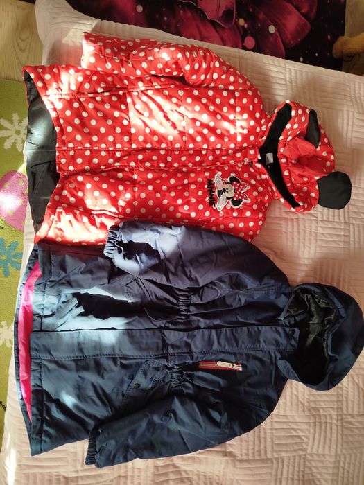 Dwie jesienno zimowe kurteczki r 128 , gratis stroje karnawałowe