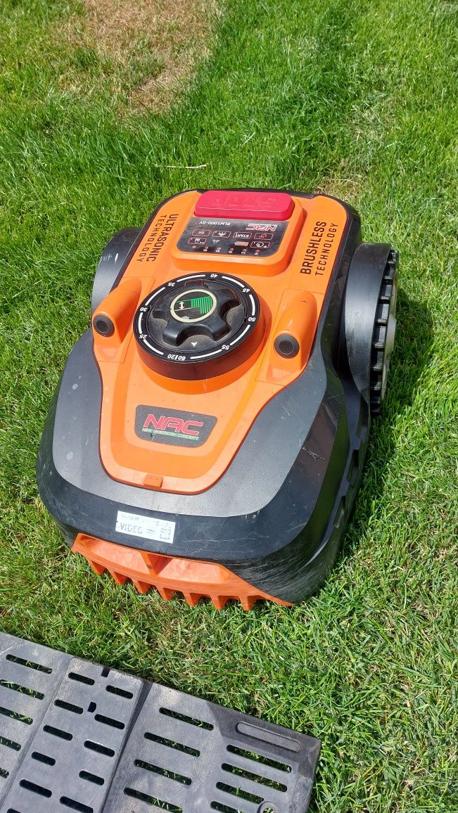 Robot koszący NAC1000