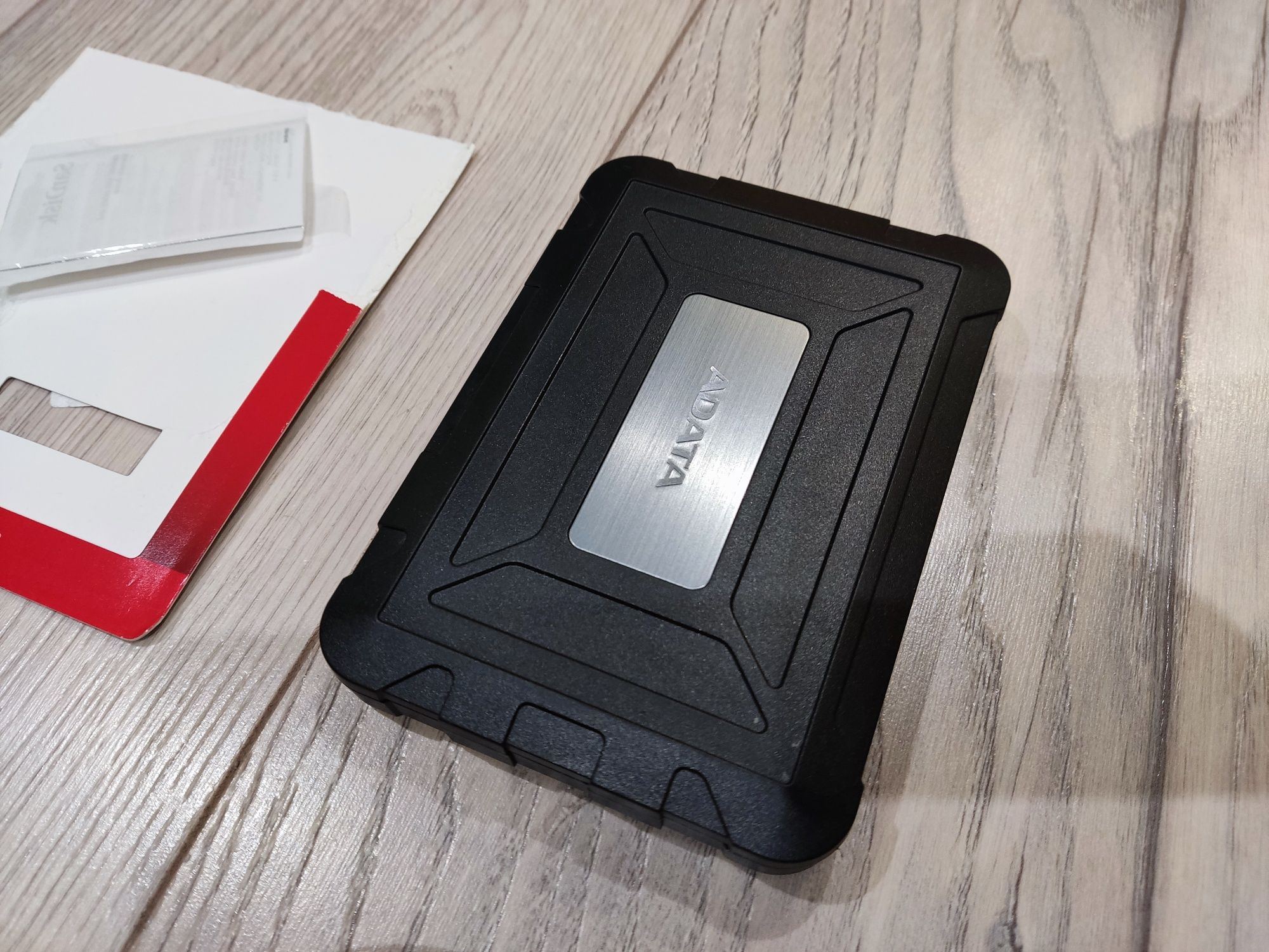 Dysk Sandisk SSD PLUS 1TB SATA 3 + Obudowa zewnętrzna ADATA PS5 / XBOX