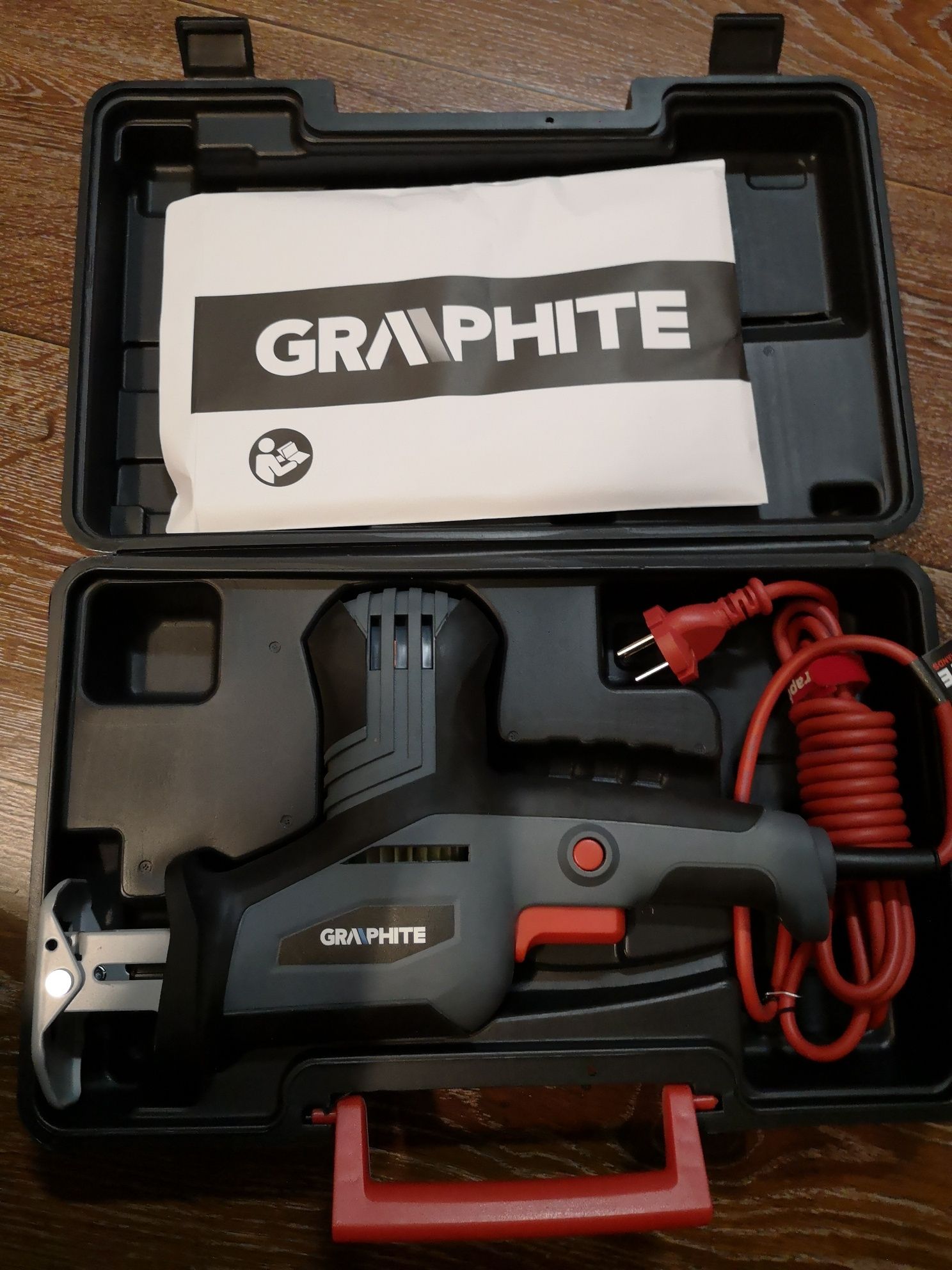 Piła szablasta GRAPHITE