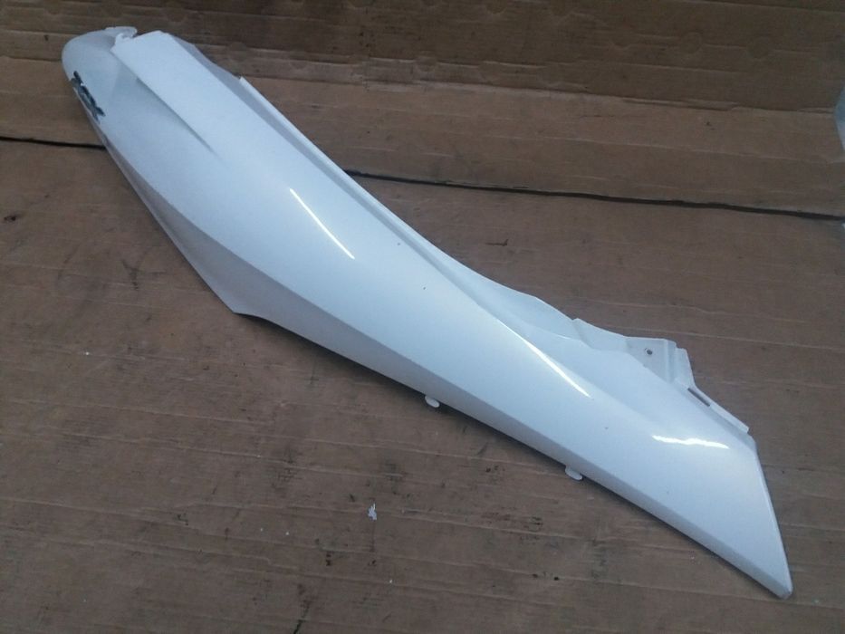 Carenagem traseira direita Honda PCX125 10 a 14