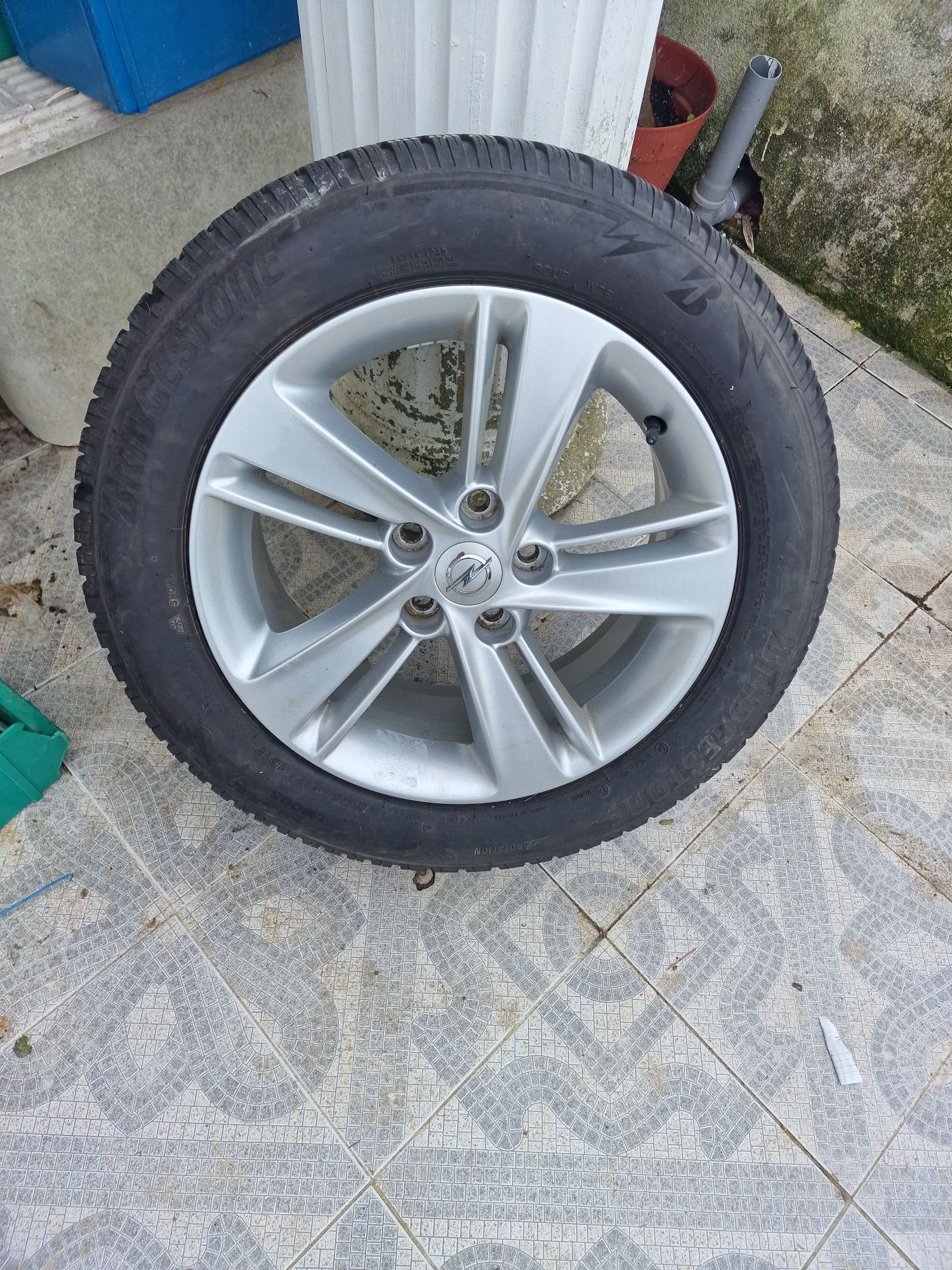 Peneu e jantes opel