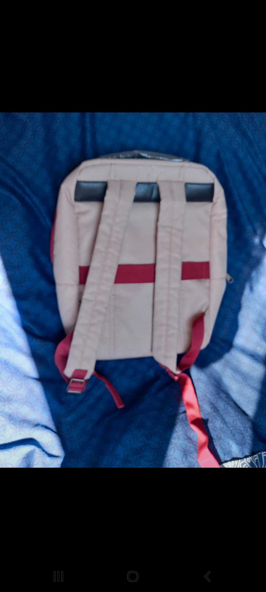 Mochila da Packlt, para PC ou escola.