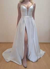 Nowa Suknia Ślubna w Kolorze Słoniowej Kości
