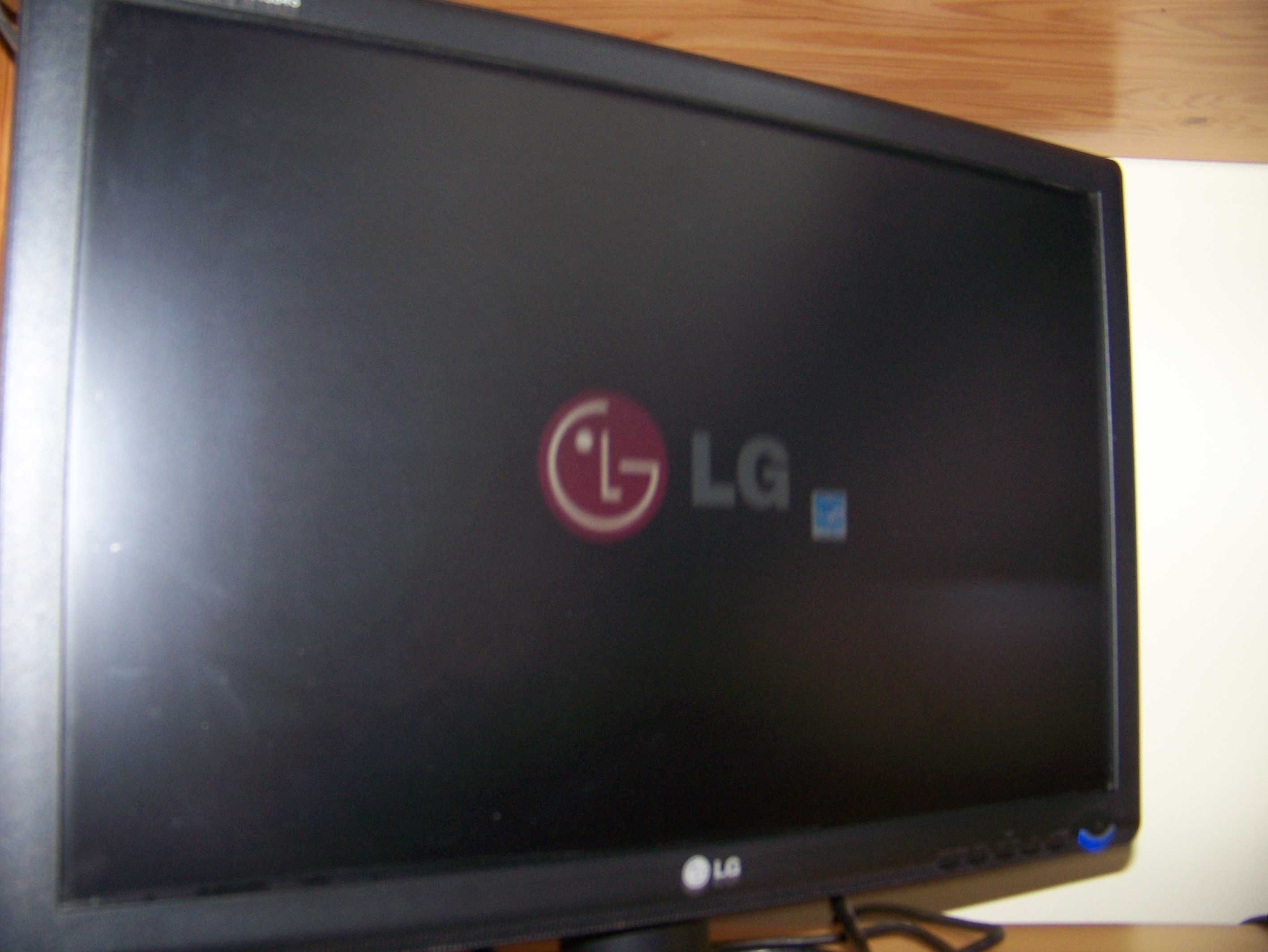Monitor LG W1934S, 19 cali