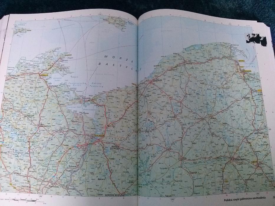 Nowy Atlas Świata GEOCENTER PWN