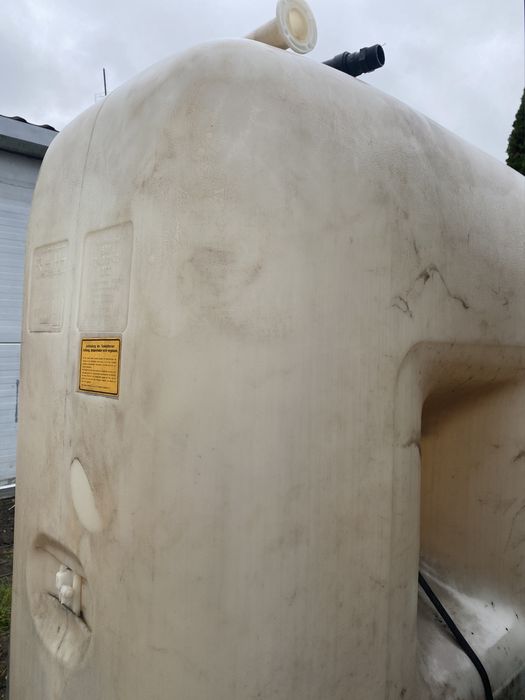 Pusty zbiornik po oleju opałowym Roth 1500l