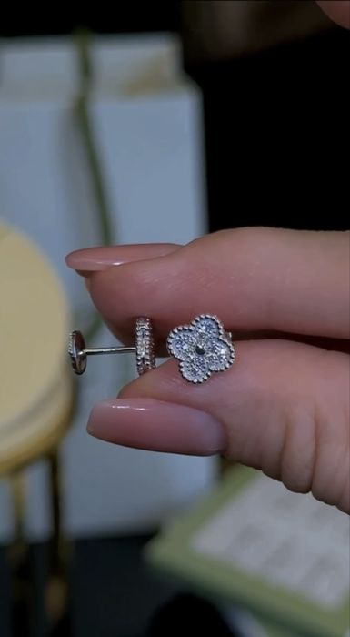 Пусеты van cleef sweet сережки