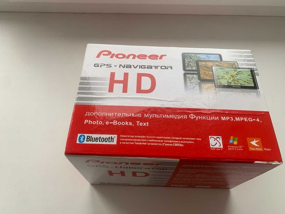 Навігатор  gps Pioneer з функцією блютуз