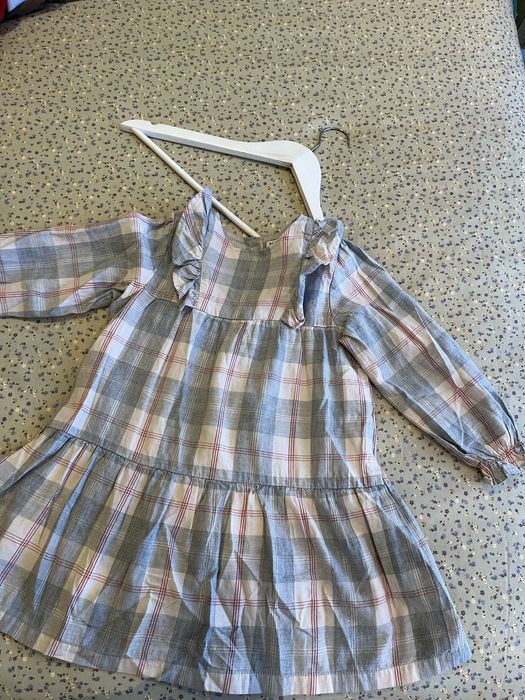 Vestidos de menina 4/5 anos da marca zippy e zara