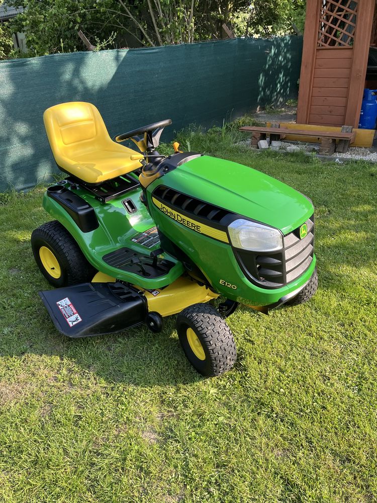 Kosiarka traktorek John Deere E120  20koni