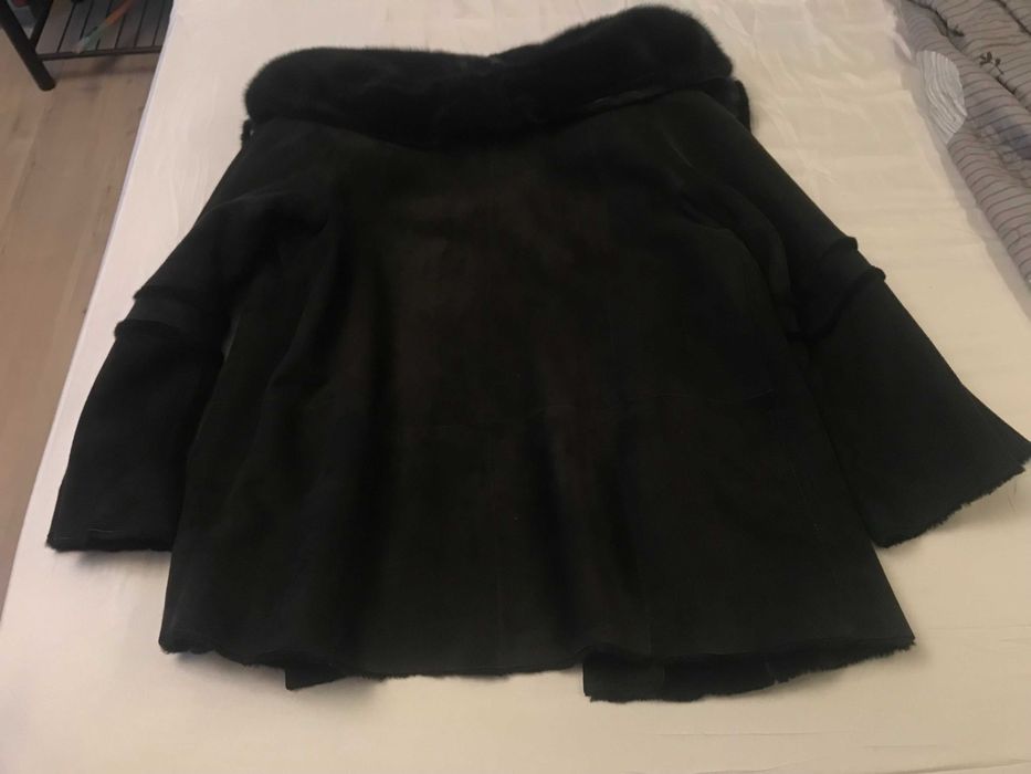 Продам женскую натуральную дубленку (Италия)
