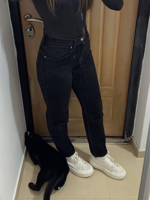 Джинси Levi’s чорні жіночі оригінальні прямі мом