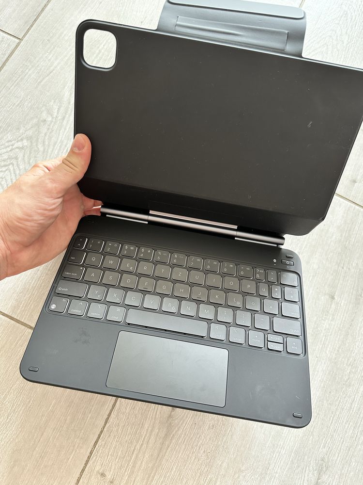 Klawiatura z etui do iPada 11 z touchpadem, Bluetooth, niemiecki układ