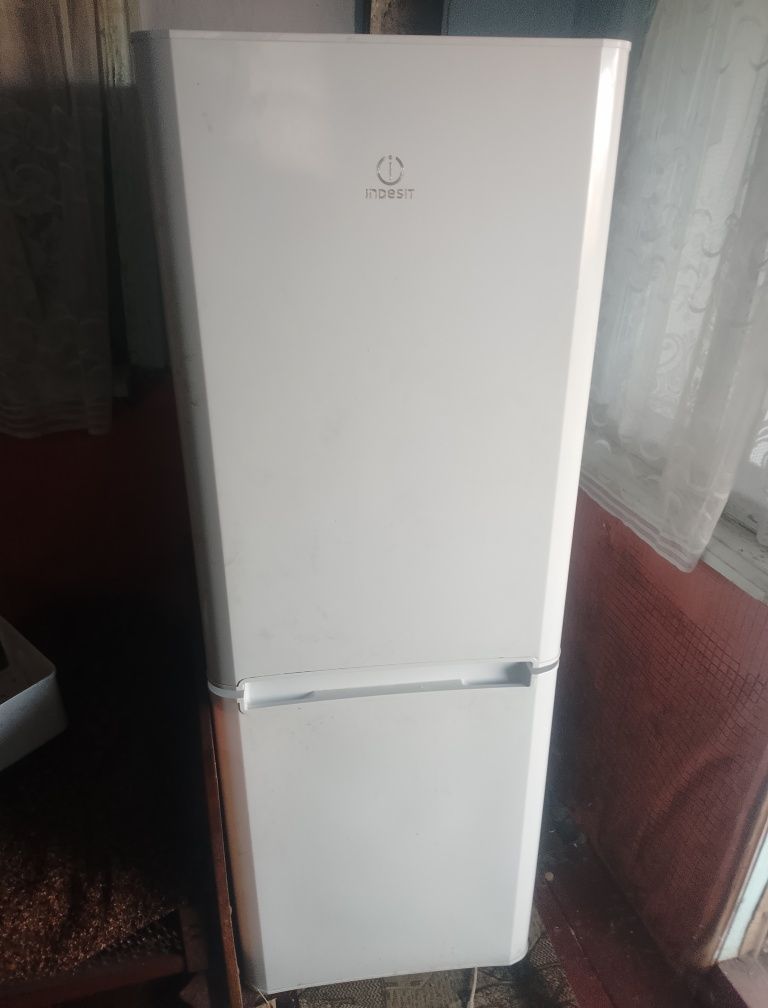 Продам холодильник і плиту