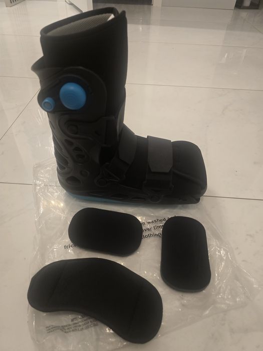 Orteza-But ortopedyczny Pro-Walker Low Timago pompowany.