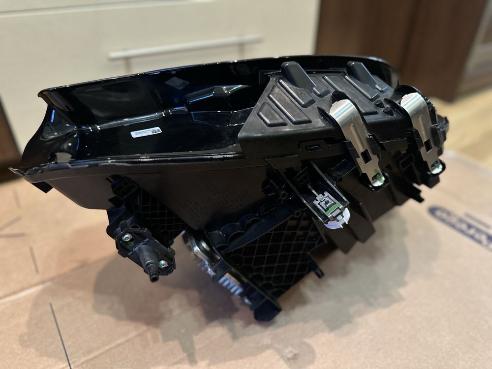 BMW G42 2 серія фара ліва LED в зборі з блоками