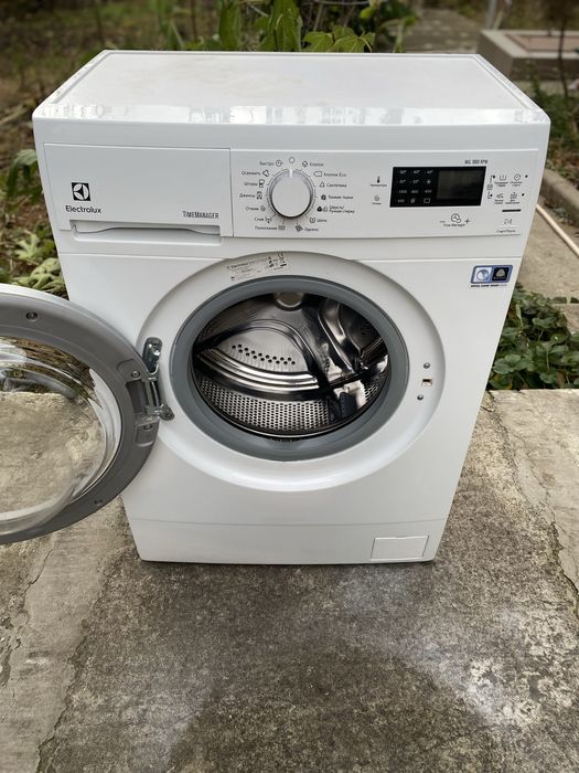 Пральна машина Electrolux TimeManager — вузька, 6 кг