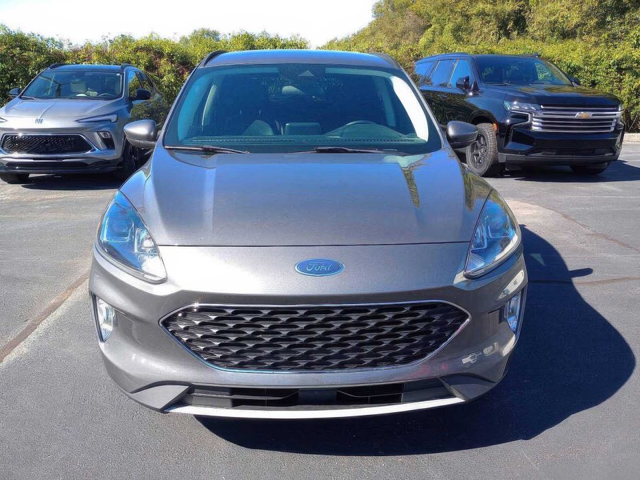 Ford Escape Hybrid SEL      2022