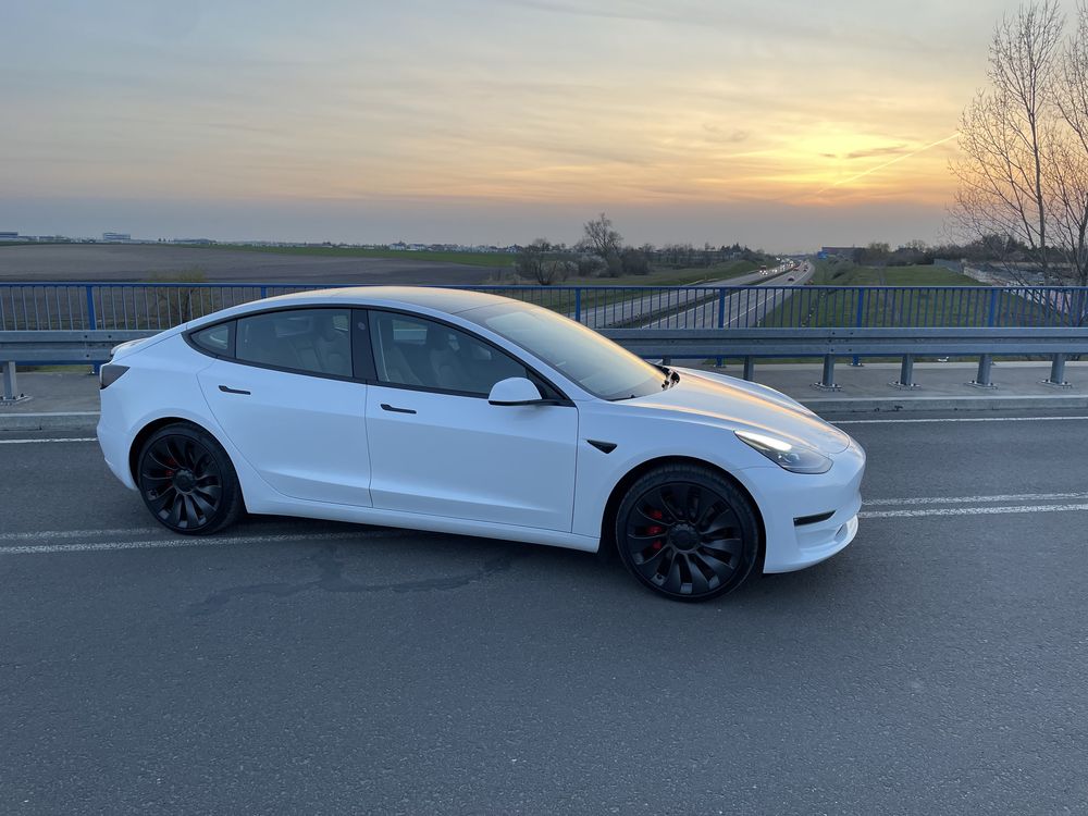 Wynajem Tesla Model 3 Performance Wynajem Poznań
