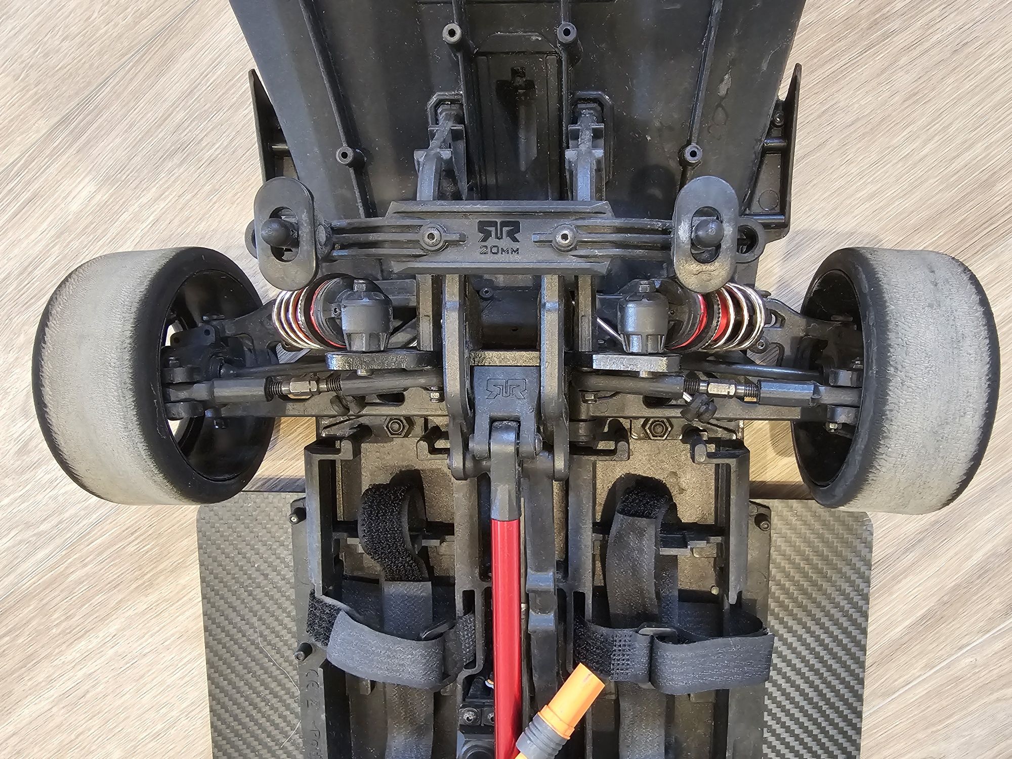 Arrma Infraction 6s RTR - demon prędkości i drift master.