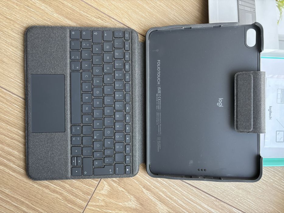 Logitech etui z klawiaturą Apple IPad Air 4 i 5