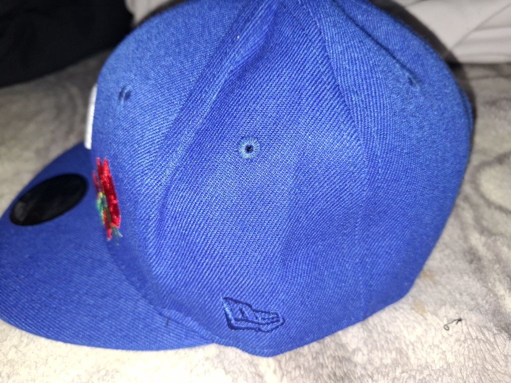 Czapka z daszkiem NEW ERA z literka P