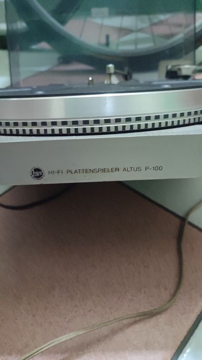 Gramofon  Altus P-100