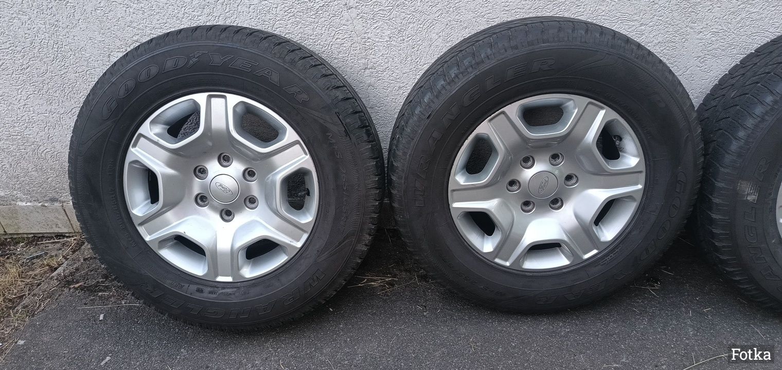 Ford Ranger  alufelgi R17 z oponami