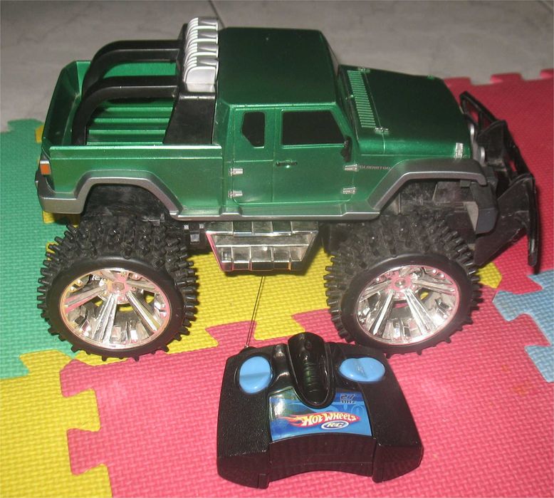 Hot Wheels/Tyco - Jeep Gladiator (telecomandado)