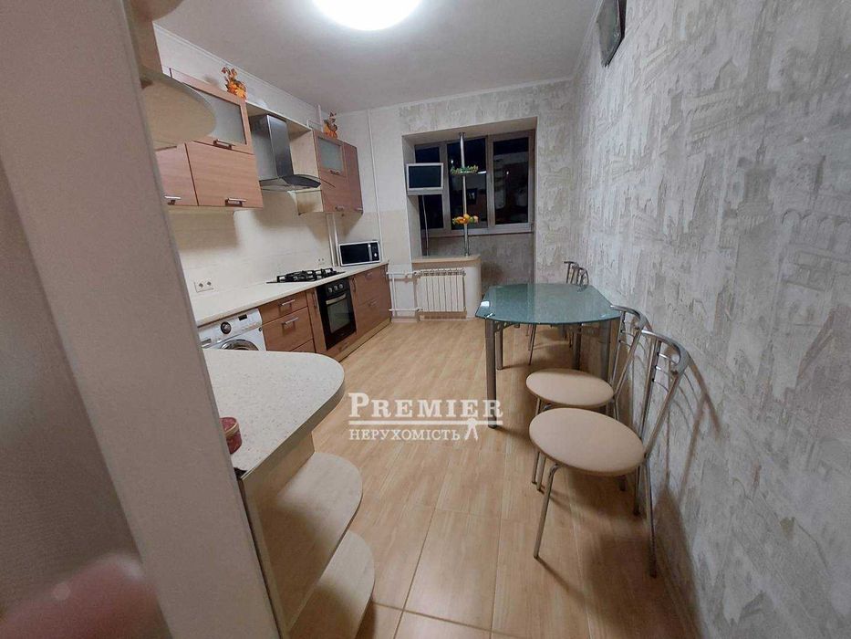 Продам квартиру з ремонтом на Заболотного