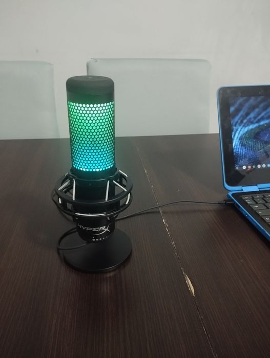 Microphone Hyper x Quadcast s