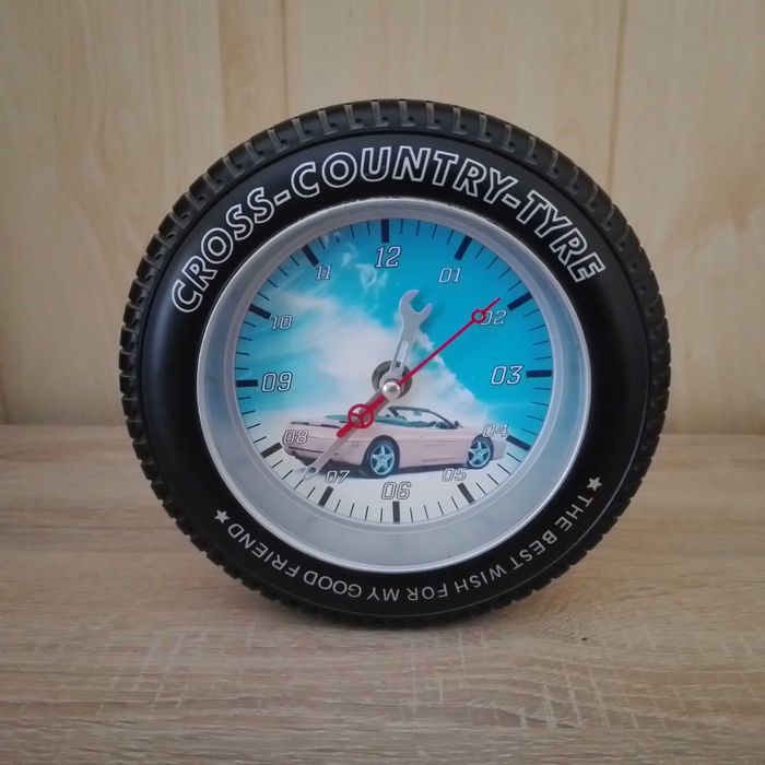 Zegar w kształcie opony