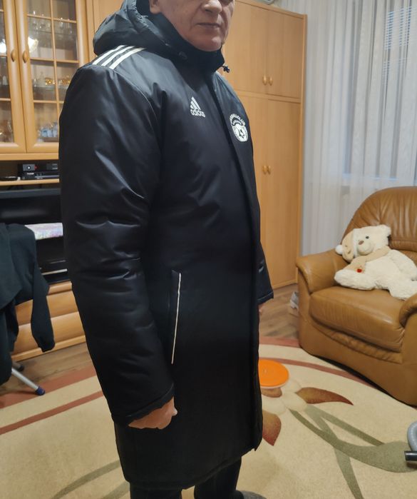 Куртка-пальто, фірми Adidas.Чорного коляру,тепла,для осінньо-зимового