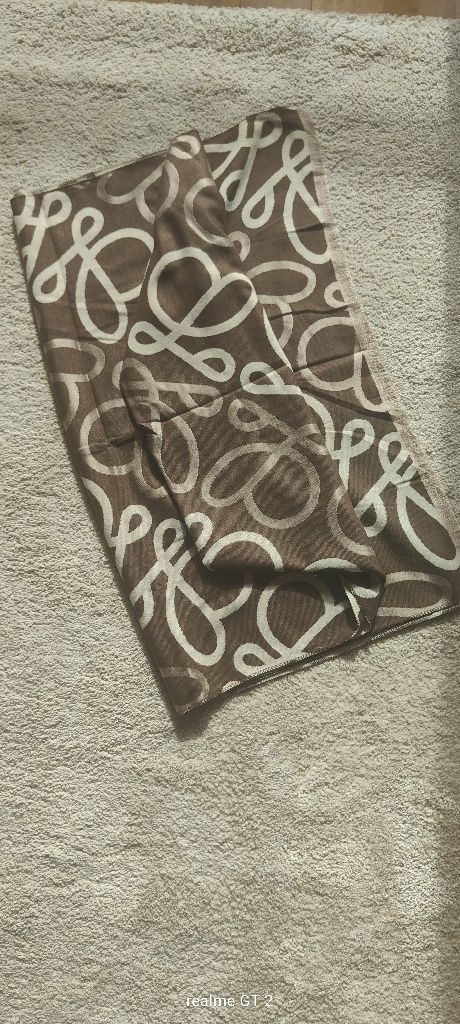 Cachecol / Encharpe Loewe