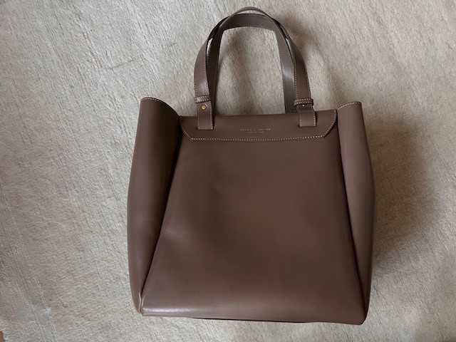 Skórzana torebka shopper w kolorze toupe - PATRIZIA ARYTON.