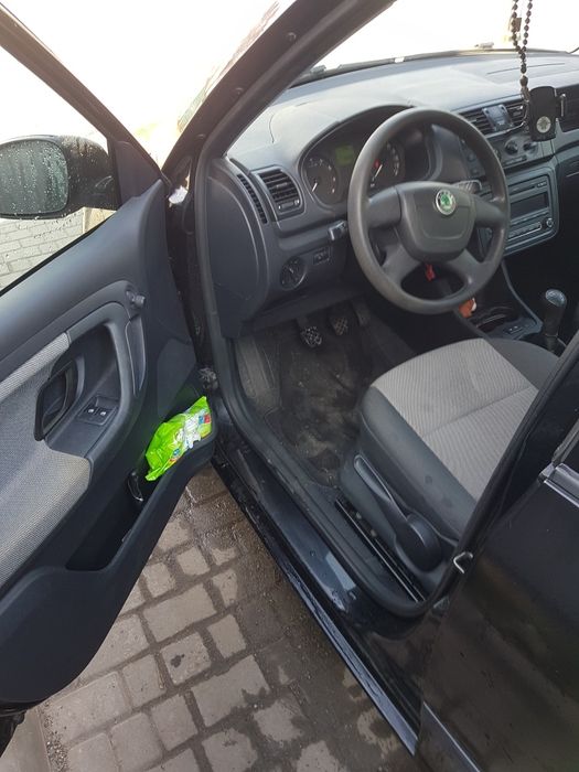 Продам автомобиль Шкода фабия