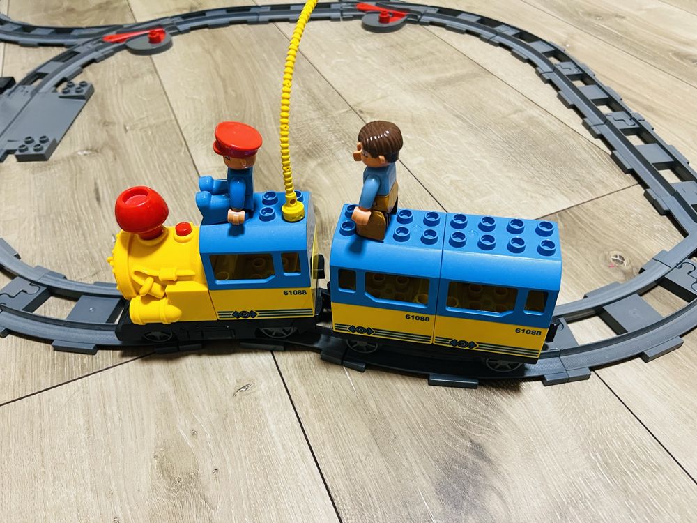 Залізна дорога потяг типу Lego duplo