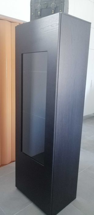 Móvel vitrine preto