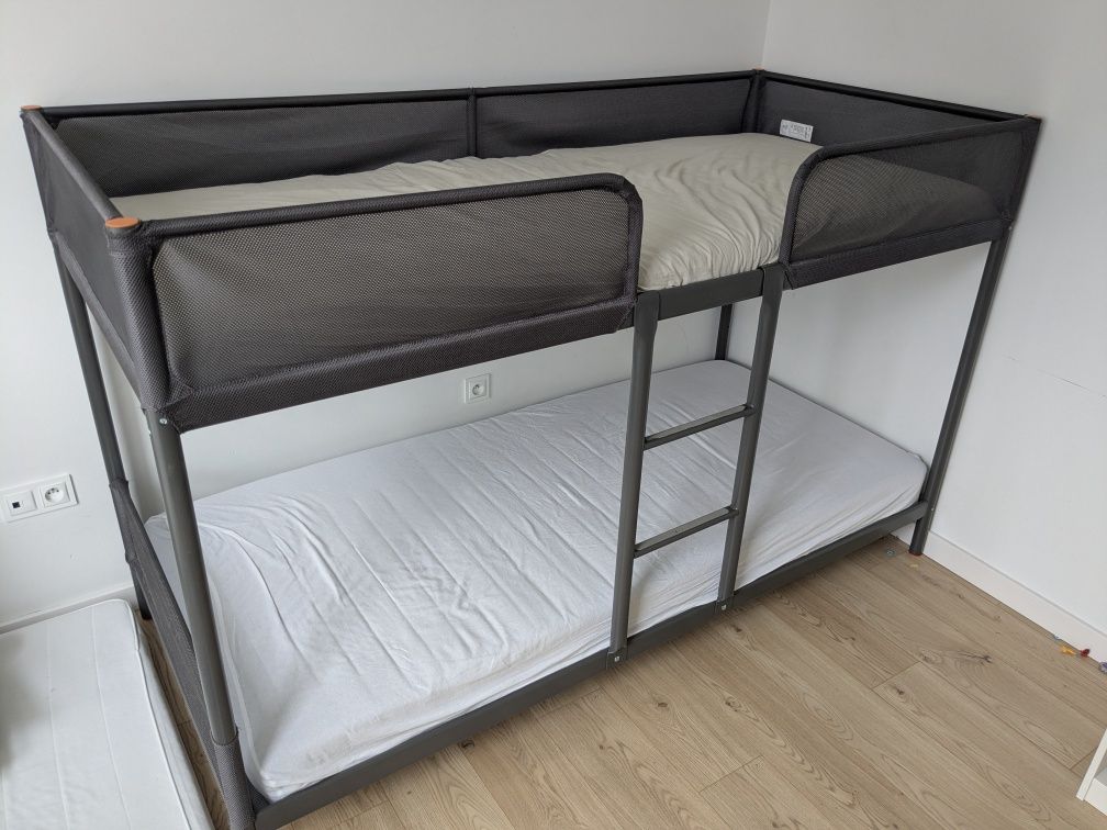 Łòżko piętrowe IKEA TUFFING + 1 materac piankowy