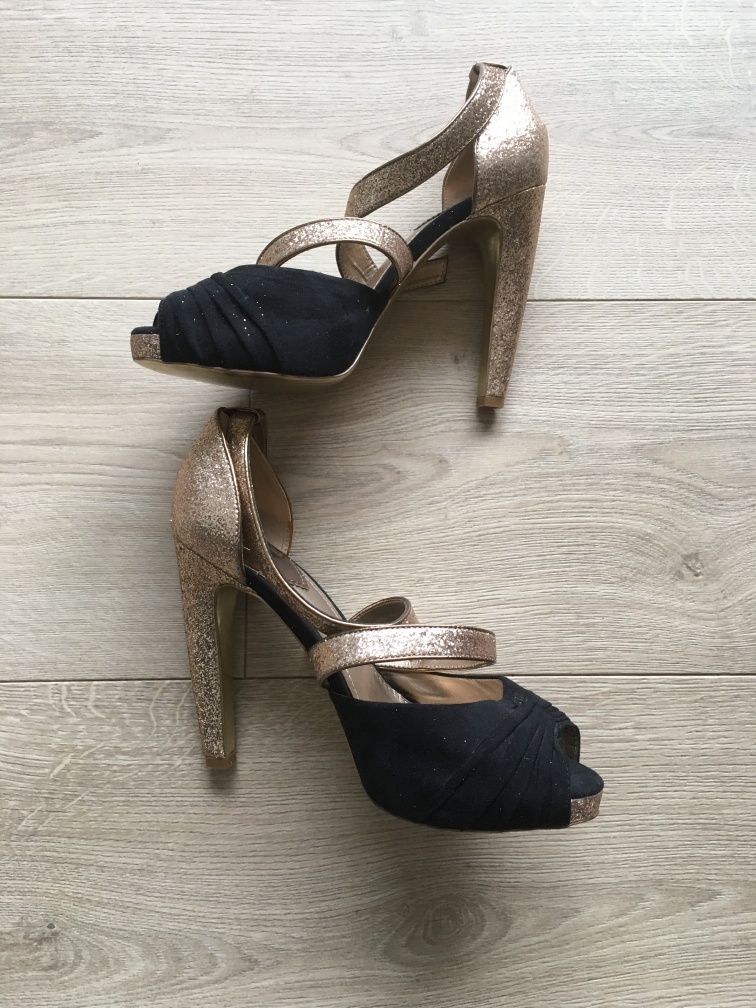 Buty 39 szpilki  stradivarius