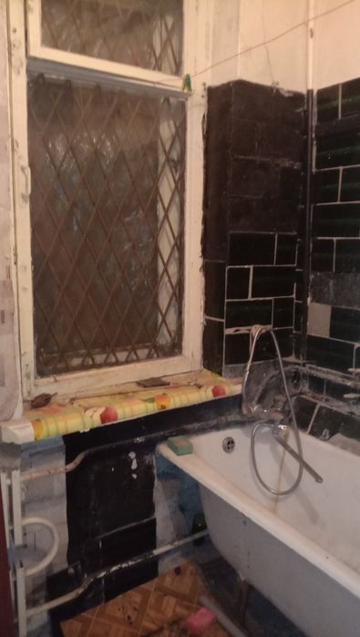 Продам 4х кімнатну квартиру в р-ні Металургів.