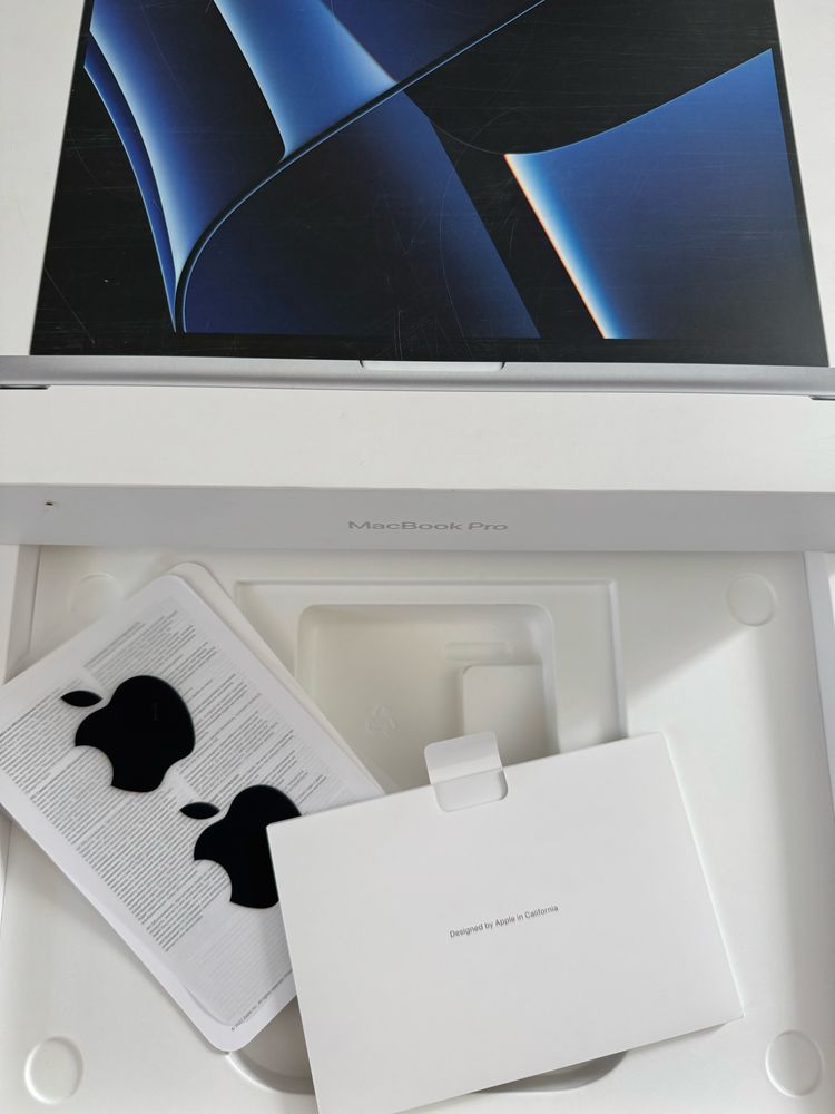 Коробка для apple MacBook pro є різні моделі