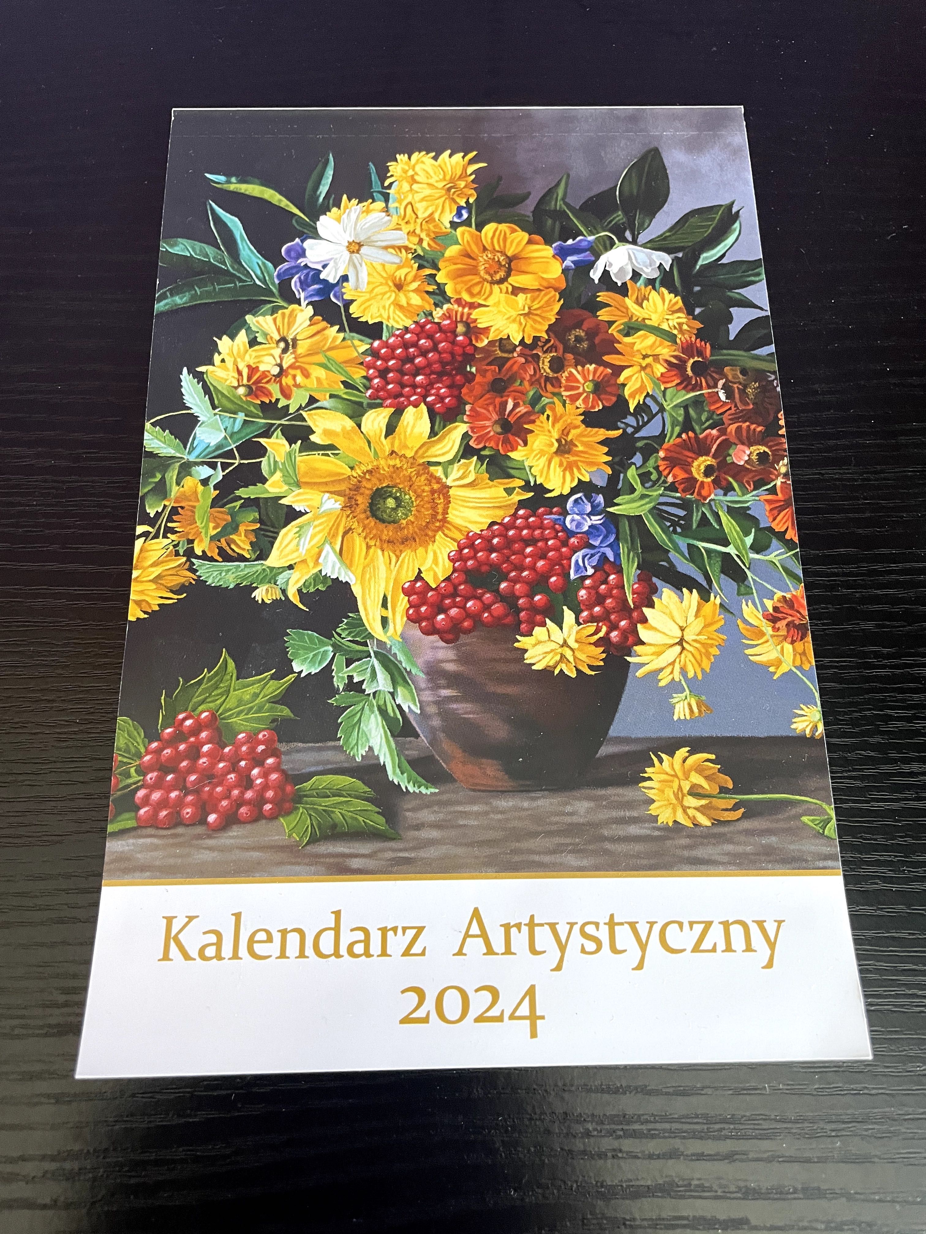 Kalendarz artystyczny 2024 stojący na biurko