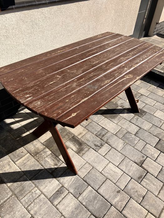 Meble ogrodowe - stół i cztery krzesła